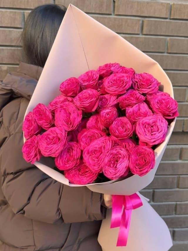 Букет ароматных кустовых роз