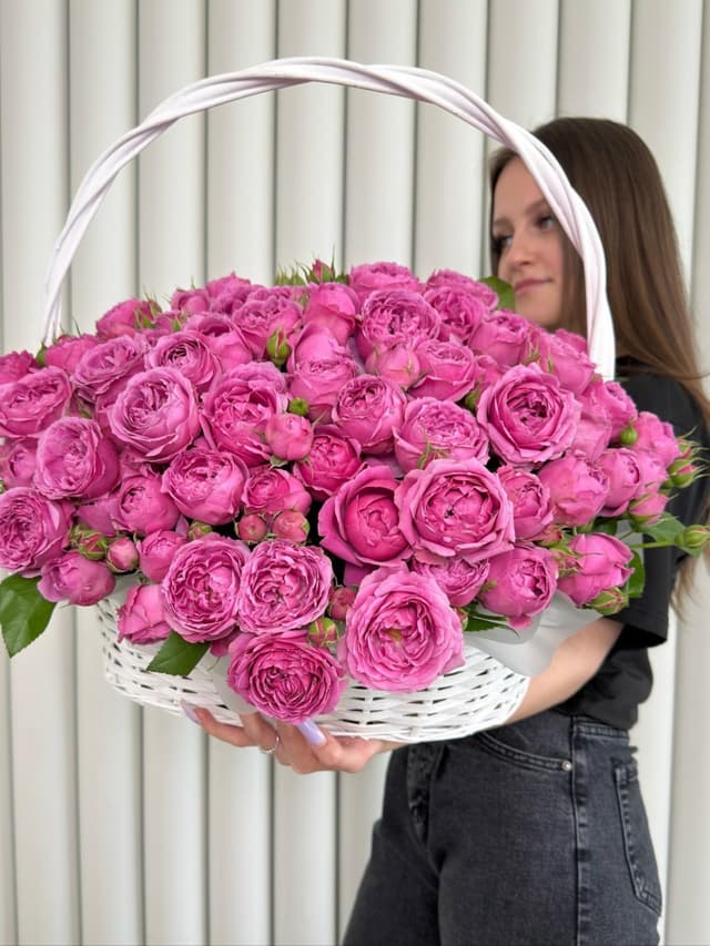 Роскошная цветочная корзина