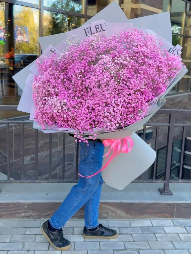 Букет с гипсофилой