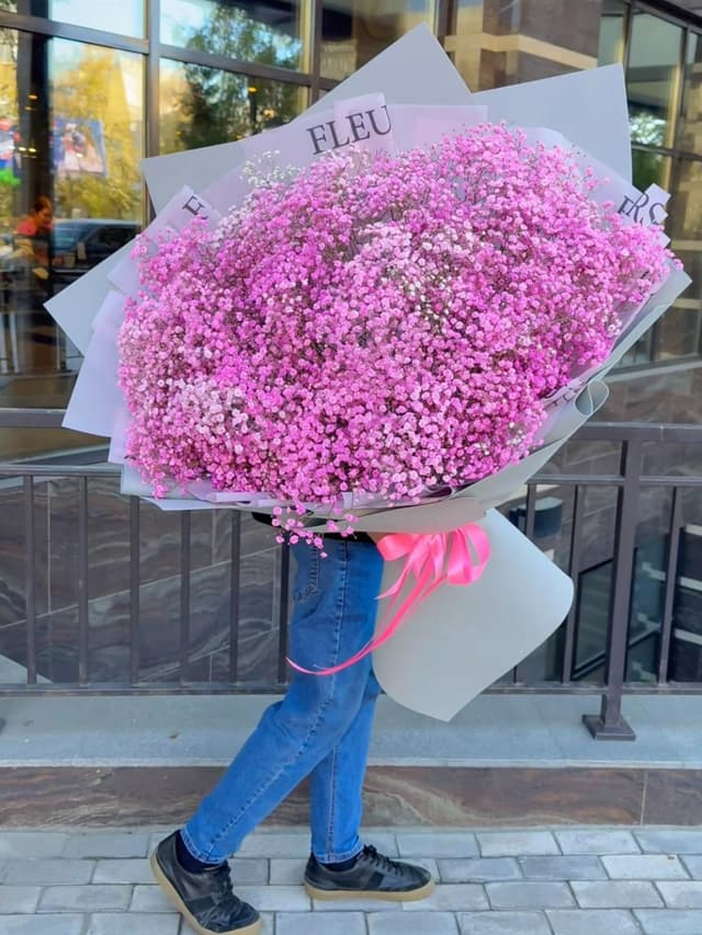 Букет с гипсофилой