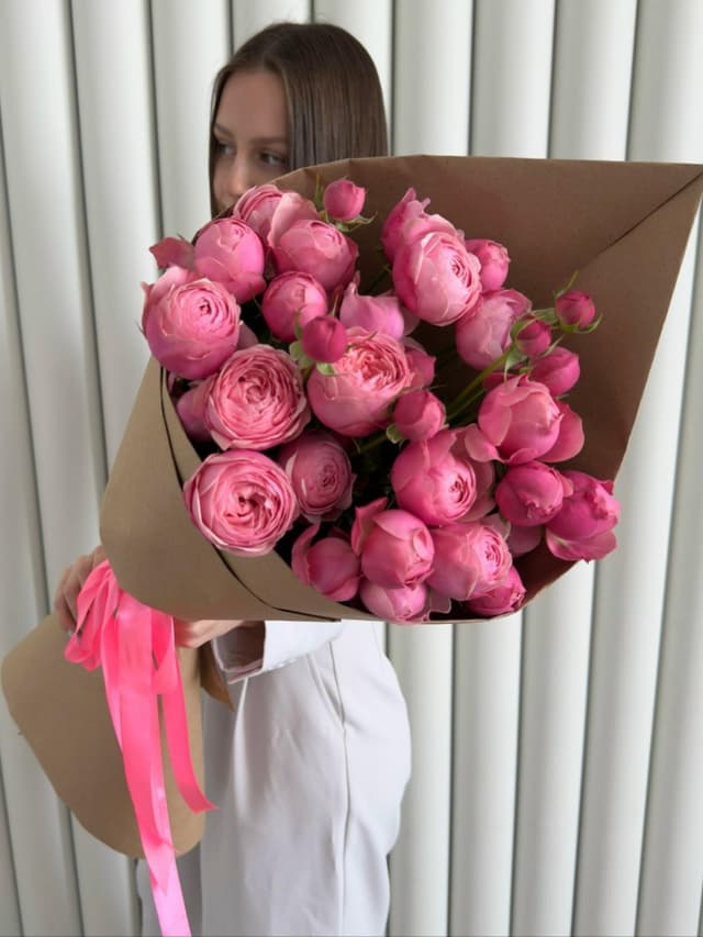 Букет из пионовидных роз