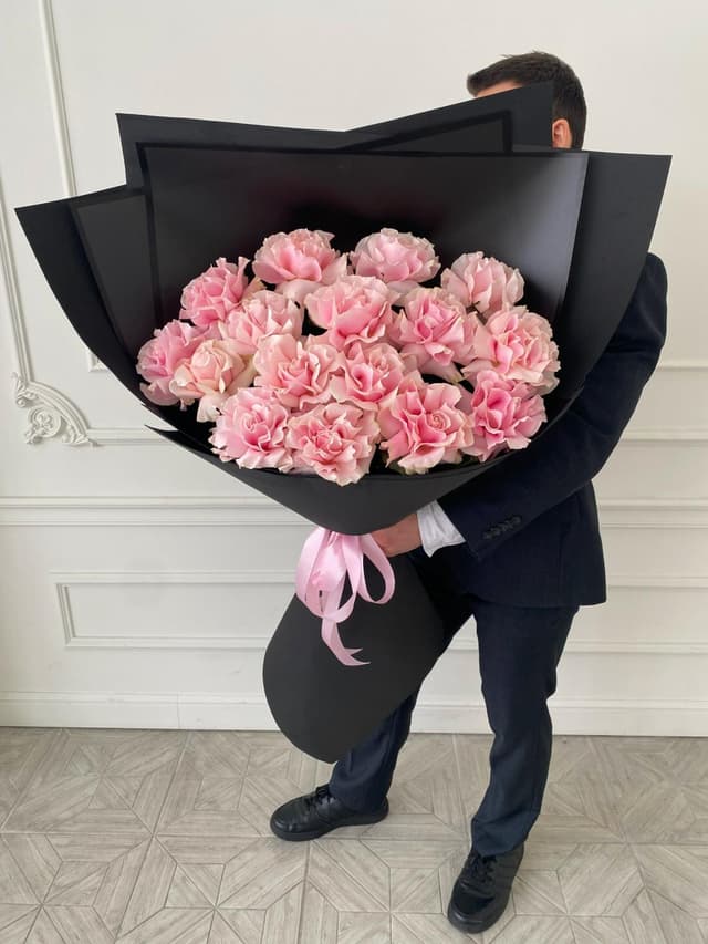 Букет из нежно розовых ажурных роз