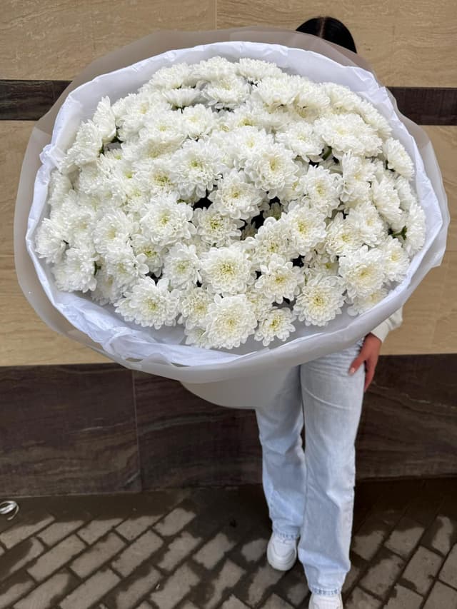 Букет из белой хризантемы