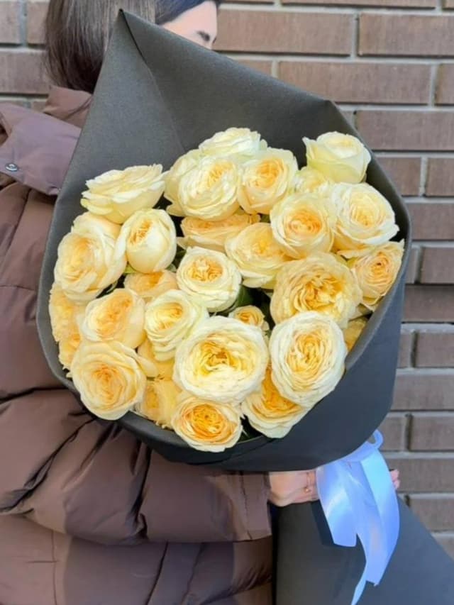 Букет кремовых роз