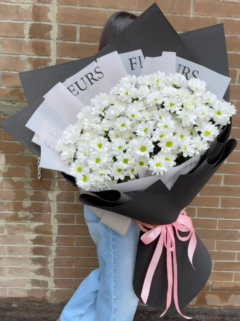 Букет белых хризантем