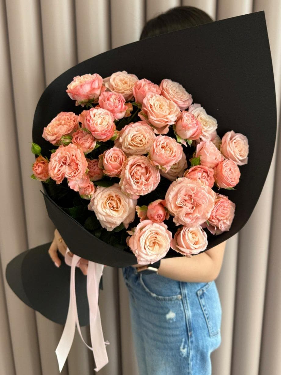 Букет кустовых роз